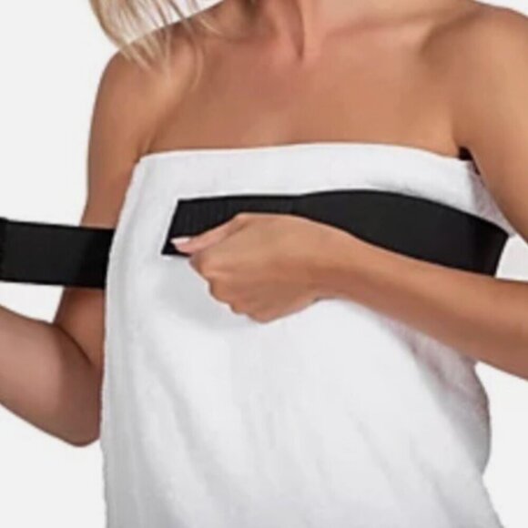 New Towel Topper SET OF 2 Bath Beach Towel Elastic Bands Adobe Print Black White - Picture 2 of 7